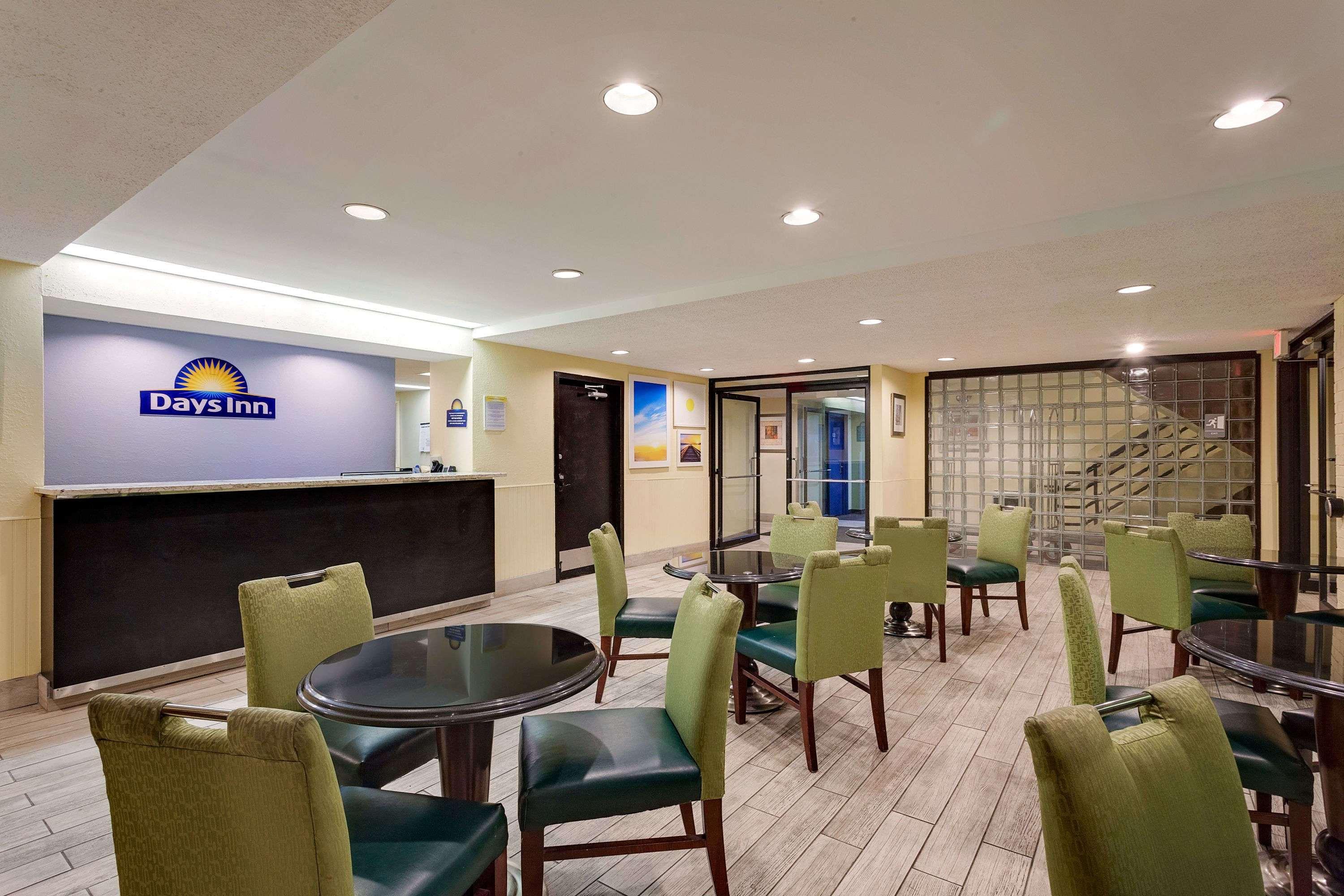 Days Inn By Wyndham Shrewsbury Worcester Exteriör bild