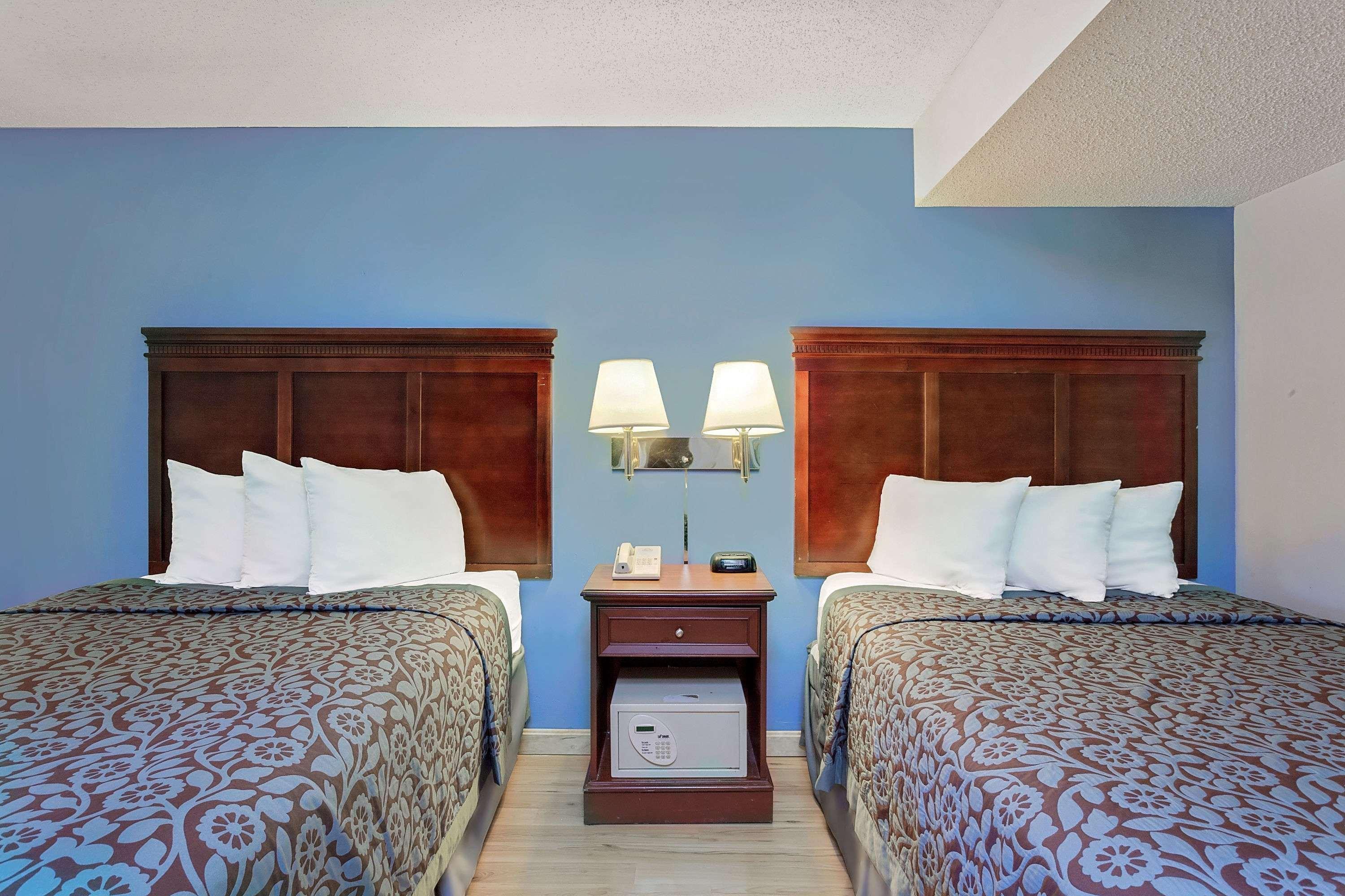 Days Inn By Wyndham Shrewsbury Worcester Exteriör bild