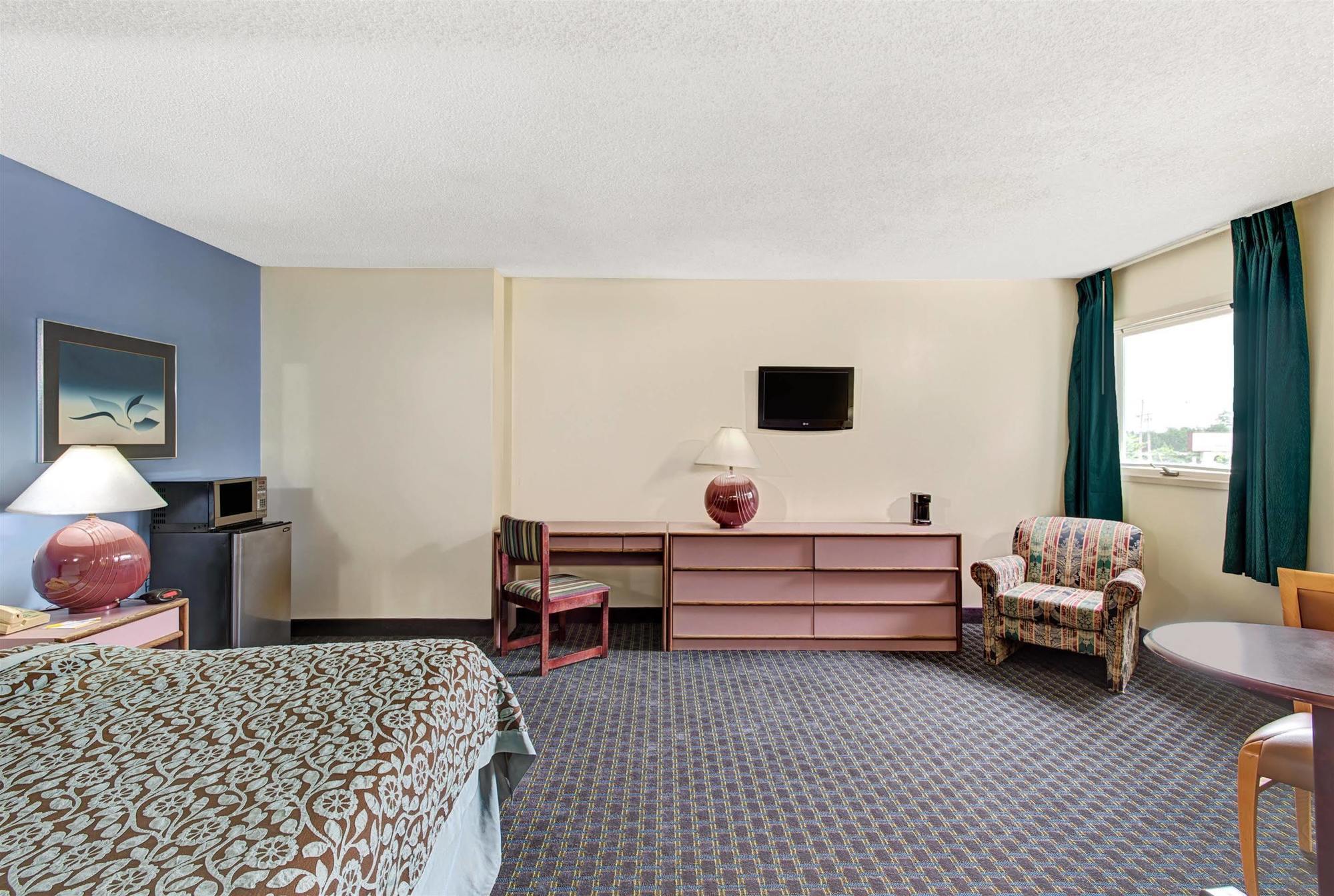 Days Inn By Wyndham Shrewsbury Worcester Exteriör bild