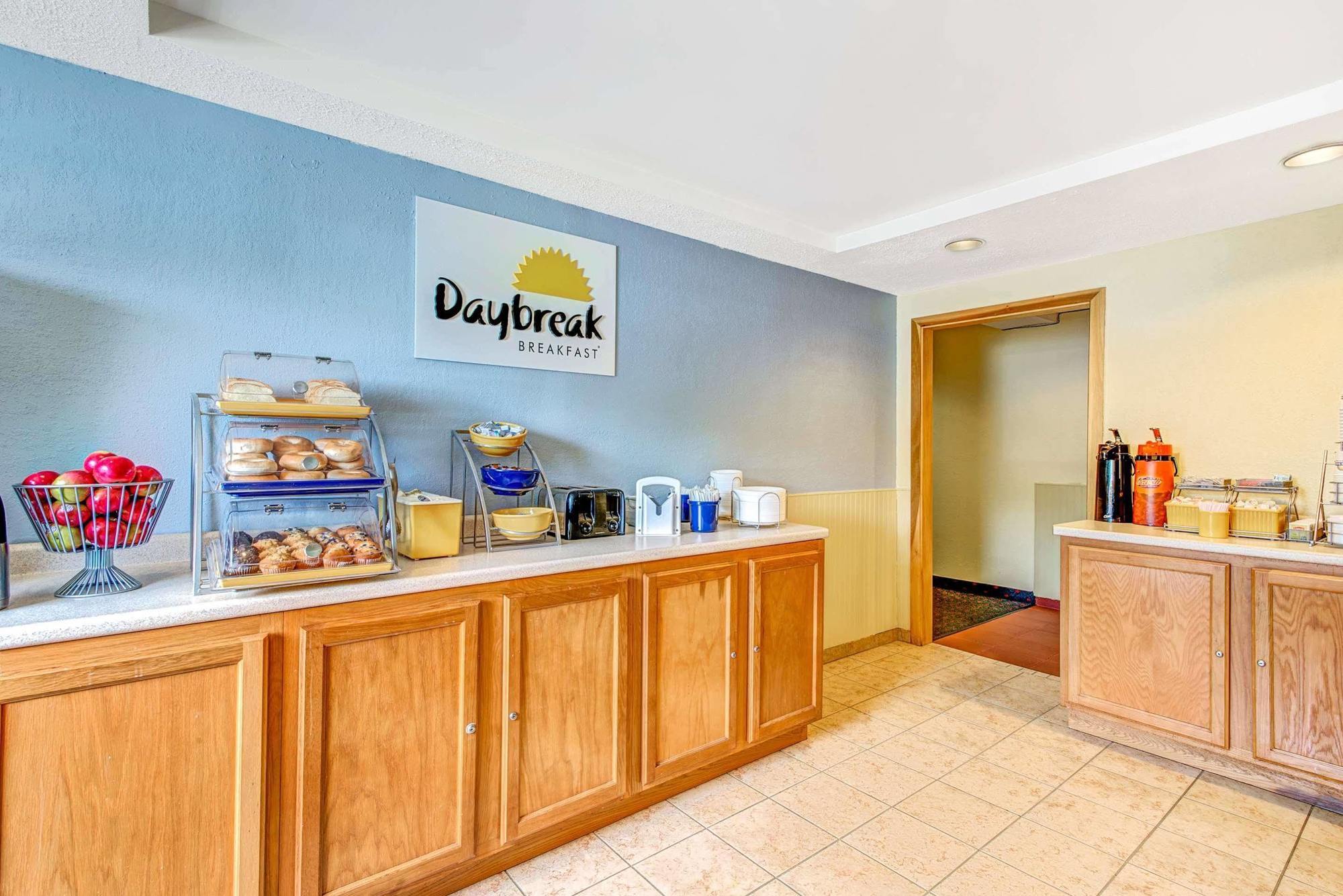 Days Inn By Wyndham Shrewsbury Worcester Exteriör bild