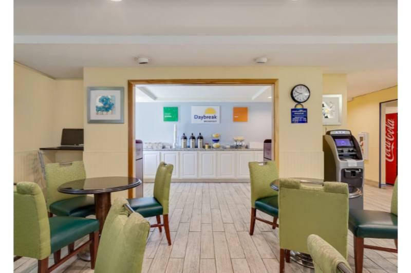 Days Inn By Wyndham Shrewsbury Worcester Exteriör bild